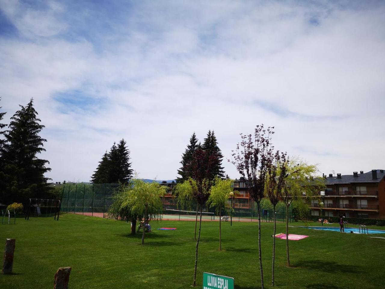 Amplio Apartamento Con Piscina En Llivia Exterior foto